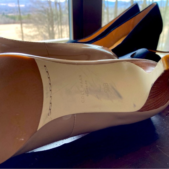 Cole Haan patent leather pumps. Very light wear. Size 10b. - Picture 5 of 6
